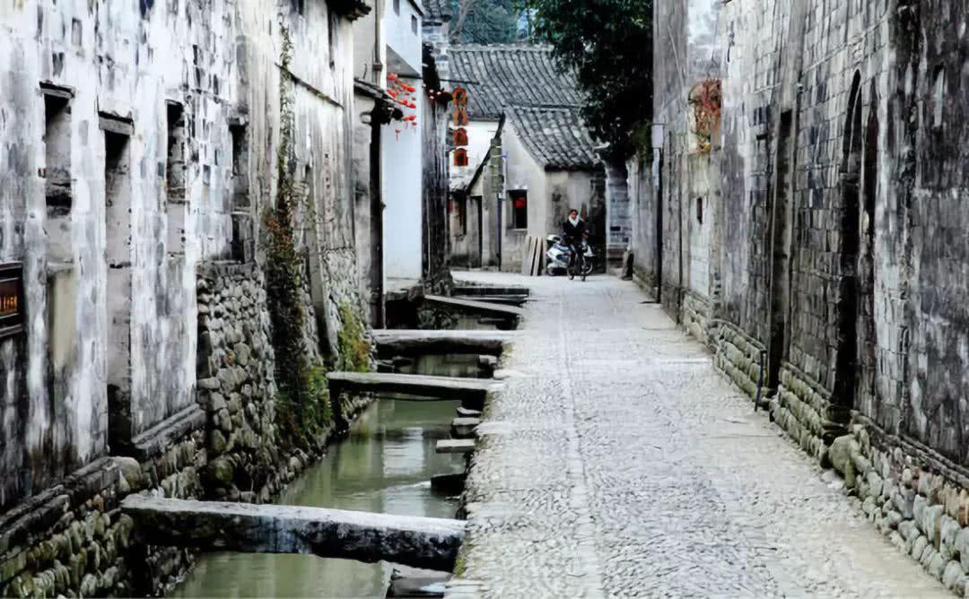 阴森庄园的秘密